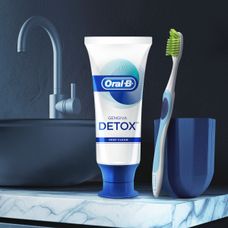 creme Dental Oral-B Gengiva Deep Clean 102g