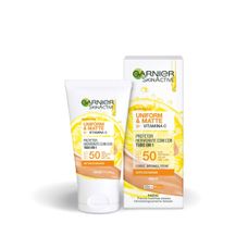 Protetor Hidratante Facial Garnier Uniform & Matte Tudo em 1 FPS50 Cor Média 40g