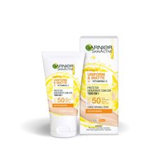 Protetor Hidratante Facial Garnier Uniform & Matte Tudo em 1 FPS50 Cor Clara 40g